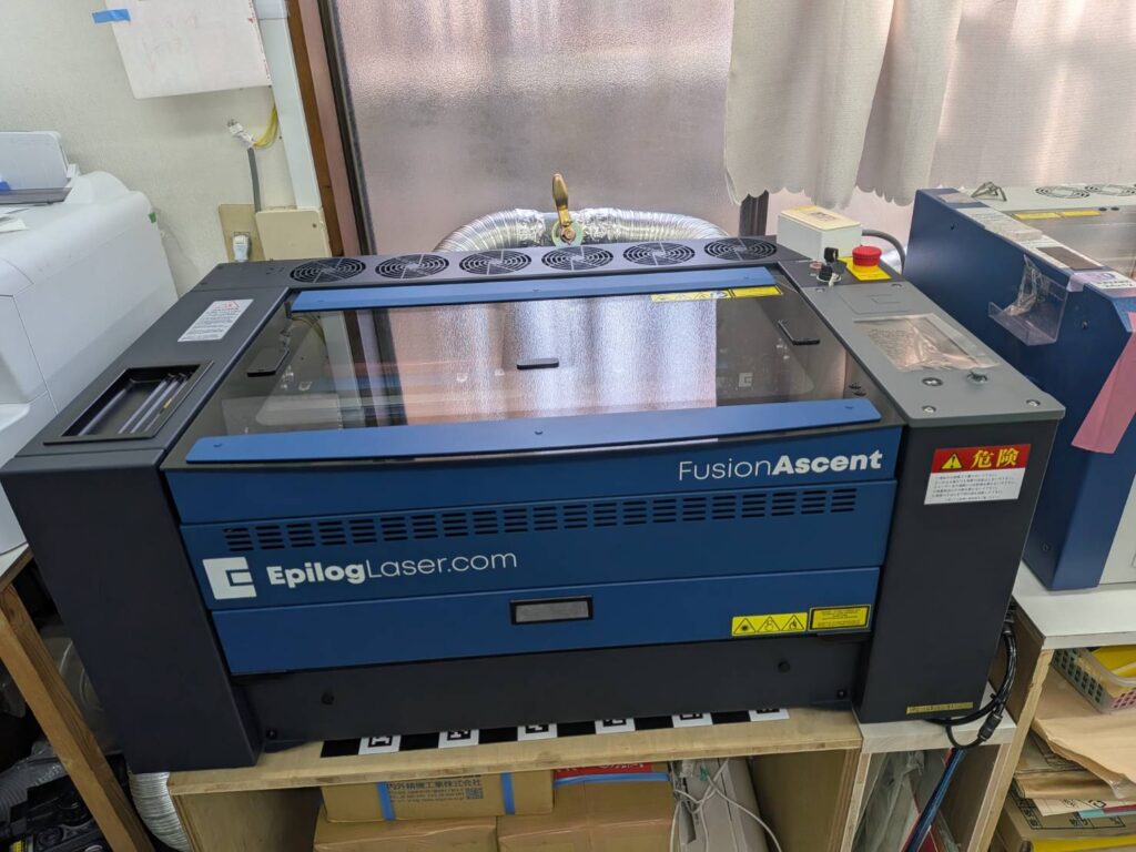 レーザー加工機